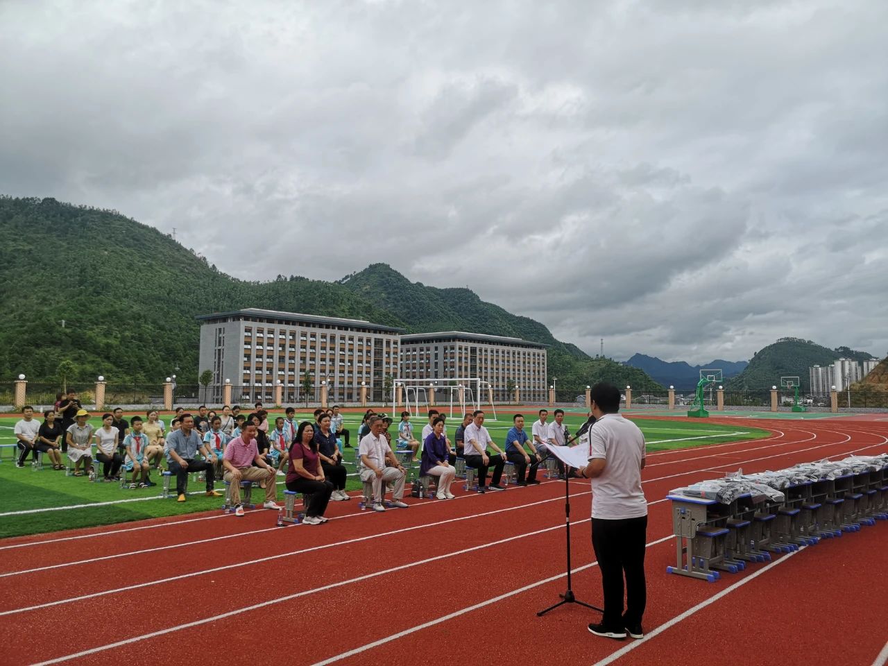 省酒協會長、賽思達董事長唐樹松先生赴貴州考察對接東西部扶貧協作工作